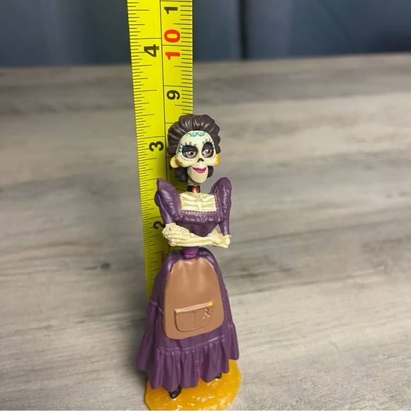 Disney Pixar Coco Mama Imelda 3.75" Figure Cake Topper Collectible Movie Kids. - Picture 5 of 5